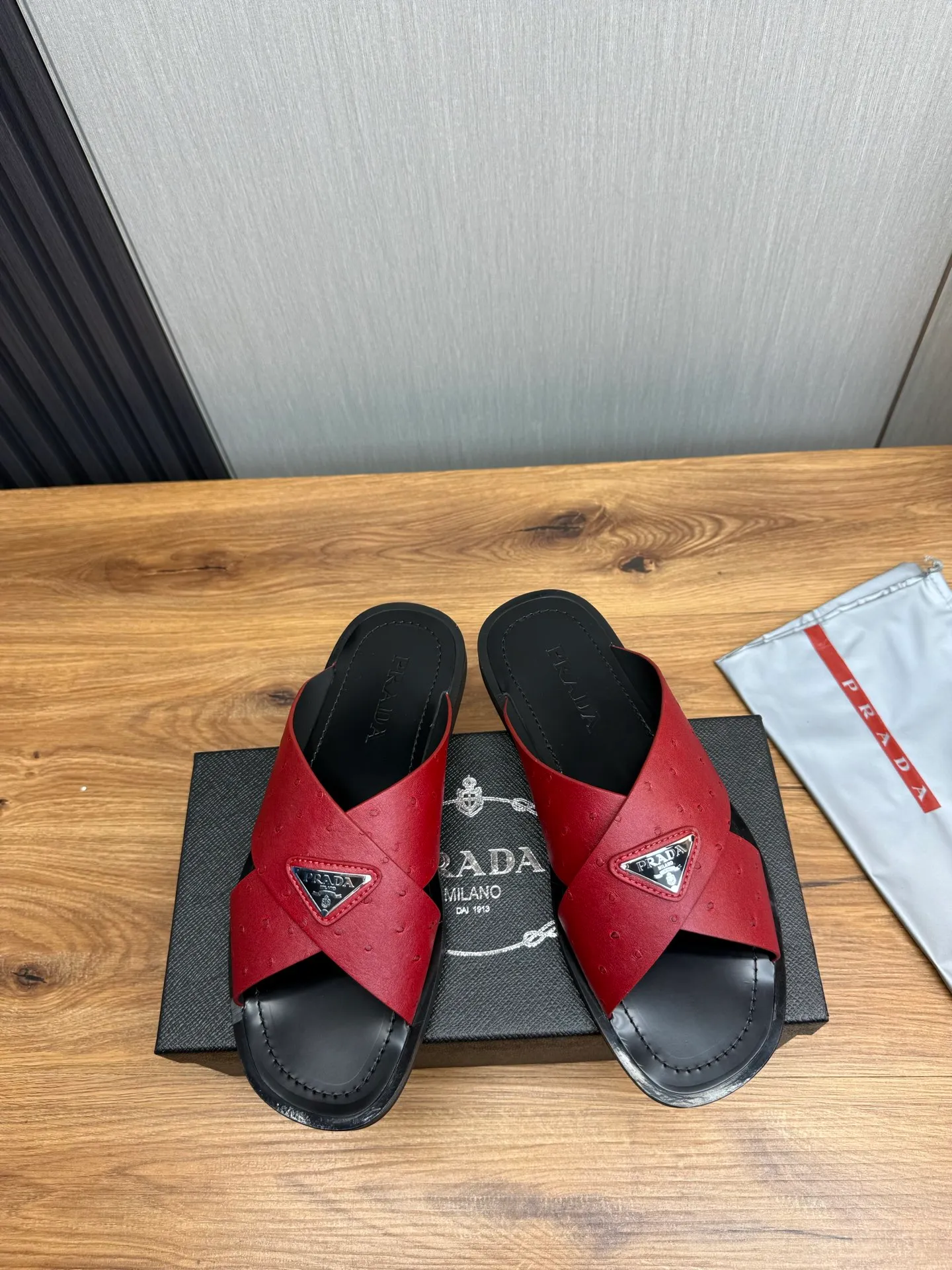 Factory price 340💰 ＰＲＡＤＡPrada - popular men's slippers hot sale 🔥 🩴Official website one to one production 38-45 sizes 45 46 🉑️Customized!